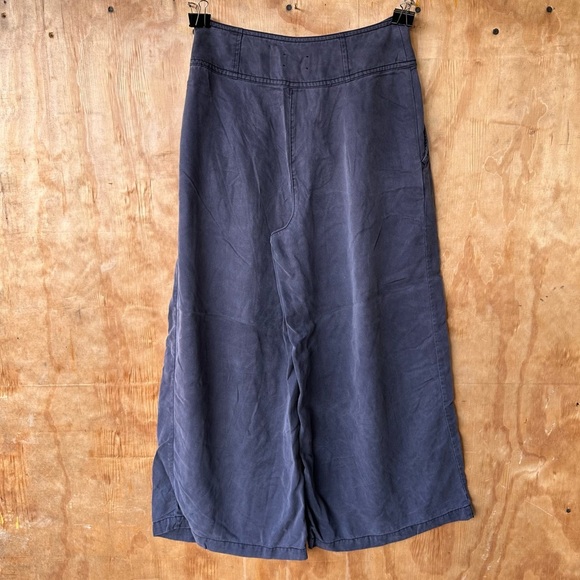 Wilfred Free Aritizia Wide Leg Gray Tencel Cropped Pant - Picture 2 of 10